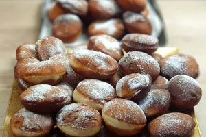 Ce să adaugi în aluatul de la gogoși pentru a ieși pufoase. Rețeta tradițională pas cu pas