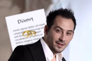 Ștefan Stan a divorțat? „Am și parteneră?! Nu ești la curent cu știrile”. Cu ce dificultăți se confruntă artistul, tatăl a două fete: „Lipsa mea în viața lor” VIDEO EXCLUSIV
