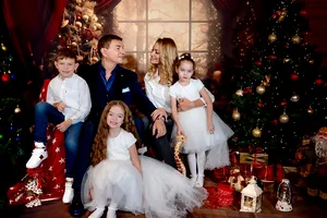 Vedetele din România, în ținute festive de Crăciun. Cum au apărut Andreea Marin, Andreea Bălan, Valentina Pelinel și Daniela Crudu, alături de familiile lor