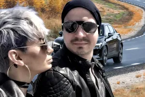 Ce îi face Giulia Anghelescu soțului ei, Vlad Huidu, atunci când conduce. Reușește să-l enerveze de fiecare dată