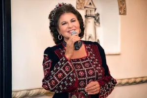 Cum arată Irina Loghin, la 84 de ani, în costum de baie. Imagini din vacanța de lux petrecută alături de fiul ei, apare într-o formă de invidiat