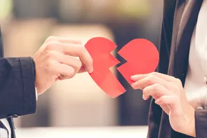 Iubitul meu m-a părăsit pentru verișoara lui. Nu a mai putut să mă mintă după ce i-am prins împreună