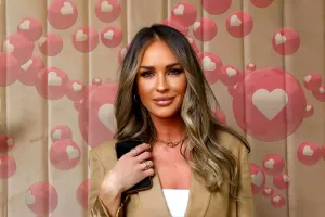 Diana Munteanu, cu abdomenul la vedere la 45 de ani. Ipostazele cu ea i-au surprins pe toți: “Ai un corp de invidiat”