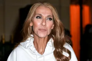 Prima apariție surprinzătoare a lui Celine Dion, care suferă de o boală incurabilă. A fost aplaudată în picioare de mulțime