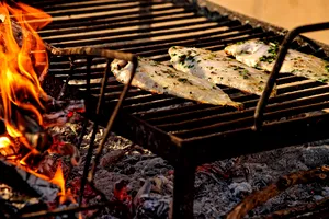 Cu ce se mănâncă peștele pentru o masă și mai delicioasă. 6 idei și garnituri care merg de minune