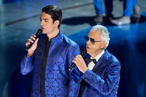 Cum arată soția lui Andrea Bocelli. Pe el îl știe toată planeta, dar nu mulți au văzut-o pe ea. Este de o frumusețe aparte FOTO