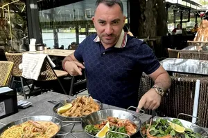 Pescobar a devenit tătic de băiețel. Cum a apărut la maternitate, fanii au rămas surprinși