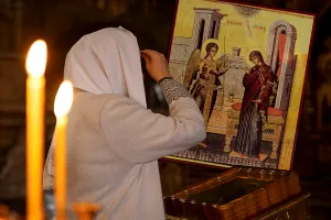 Rugăciunea puternică pe care să o rostești de Buna Vestire. Te ferește de boli și de necazuri