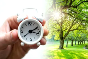 Se schimbă ora. Cum se dau ceasurile pe 31 martie 2024: înainte sau înapoi?