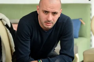 Andrei Mateiu trece de la fotbalistul ”Costeluș” la un interop de temut în ”Brigada Nimic”. ”Nu am mai jucat până acum așa băieții foarte răi” VIDEO EXCLUSIV