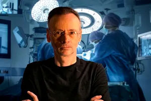 Mihai Albu, diagnosticat cu o boală cruntă: “Voi lăsa timpul să-mi vindece rănile”. Designerul a fost operat cu puțin timp în urmă