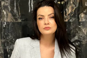 Anca Dinicu este însărcinată. Cine este tatăl copilului, cei doi s-au afișat deja împreună în fața fanilor: “Eu și cu tipul ăsta din spatele meu”