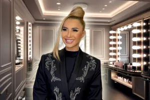 Anamaria Prodan, decolteu amețitor la 51 de ani. Impresara a fost nașă de botez și a atras toate privirile FOTO