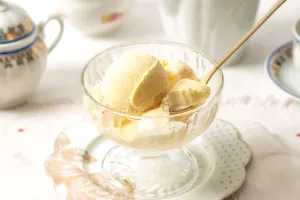 Cum să faci înghețată sănătoasă și delicioasă acasă, folosind ingrediente naturale. Oricine poate să o prepare în doar 10 minute