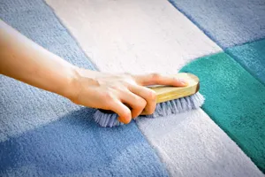 Ingredientul cu care scoți covoarele ca noi. Le speli acum pentru a le pregăti de anotimpul rece