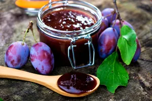 Ce să pui în gemul de prune pentru un gust unic. Bunicile noastre foloseau acest truc