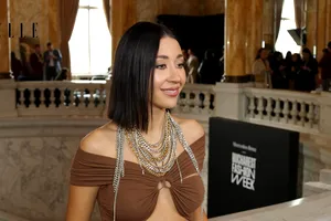 Nicole Cherry, prezentă la Mercedes-Benz Bucharest Fashion Week 2024. Ce brand ucrainean i-a atras atenția