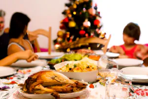 Dieta echilibrată de sărbători: Cum să te bucuri de preparatele preferate fără să-ți strici silueta