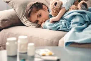 Specialiștii atrag atenția asupra importanței vaccinării copiilor împotriva rujeolei. România, rată redusă de imunizare