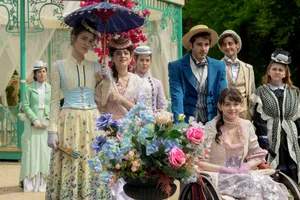 Filmul de pe Netflix, care te poartă în atmosfera Bridgerton. Când începe Manual pentru Domnișoare