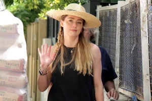 Amber Heard trăiește departe de Hollywood, în timp ce Johnny Depp revine pe marile ecrane
