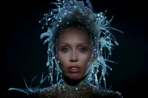 Miley Cyrus își surprinde fanii cu un teaser neașteptat pentru noul album „Something Beautiful”