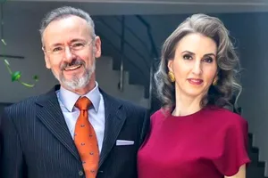 Mihai Albu și Elena Nechifor s-au căsătorit religios. Detalii despre nuntă și accesoriile purtate de soție și fiică