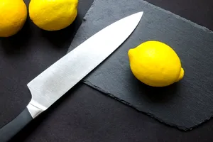 Cum readuci cuțitele la forma inițială fără să le ascuți cu o altă lamă
