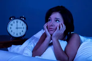 De ce te trezești mereu la ora 3 sau 4 dimineața? Ce semnal transmite corpul tău