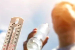 Hidratarea corectă în zilele caniculare. Semne că nu bei destule lichide