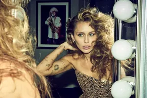Miley Cyrus a adunat peste 50 de tatuaje, însă regretă câteva. Artista a povestit ce înseamnă pentru ea unele dintre ele
