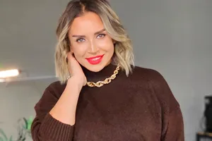 Trucurile Adinei Halas pentru un look fresh înainte de vacanță. Cum reușește vedeta să se mențină în formă și să arate bine