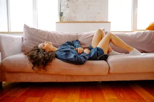 Ce mănânci în timpul menstruației contează. Află ce alimente te pot ajuta și ce ar fi bine să eviți
