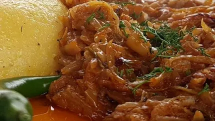 Ingredientul special care se pune în varza călită. Ce trebuie să adaugi, când este gata. Îi dă un gust deosebit
