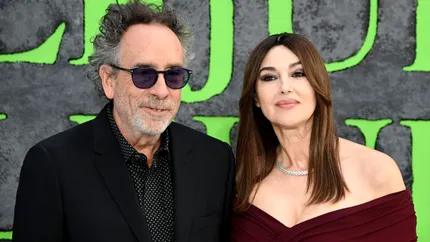Monica Bellucci, din nou singură. Actrița și regizorul american Tim Burton și-au spus adio