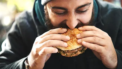 Câte calorii ar trebui să mănânci zilnic? Ghid simplu pentru a-ți cunoaște nevoile reale
