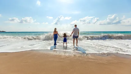Idei de vacanță pentru familii în 2025. Unde mergem cu copiii și cât ne costă distracția