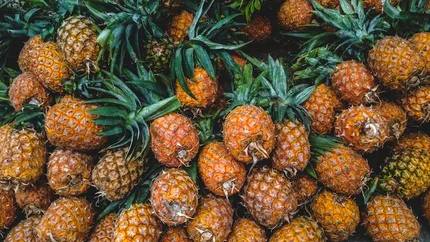 Cum alegi ananasul perfect? 4 reguli simple pentru un fruct dulce și suculent