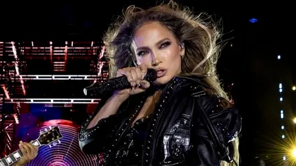 Cum arată și cu ce se ocupă sora mai mică a lui Jennifer Lopez? Este cel mai mare sprijin al divei