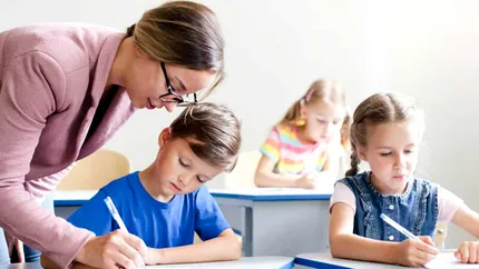 Pregătirea remedială devine obligatorie în școala primară. Se adaugă două ore în norma fiecărui învățător