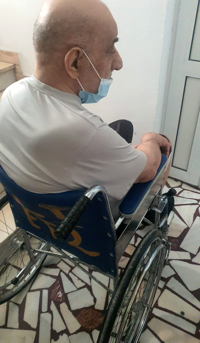 Viorel Lis în scaun cu rotile