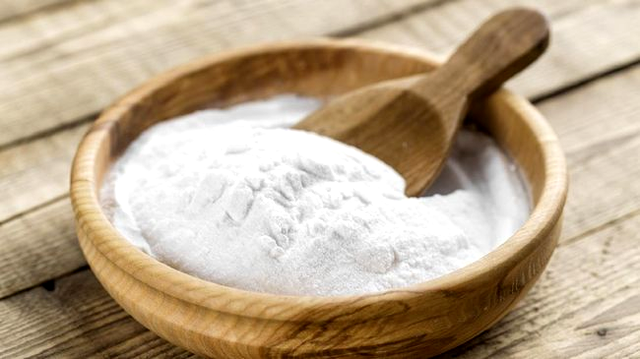 De ce ar trebui să presari bicarbonat de sodiu pe salteaua de la pat