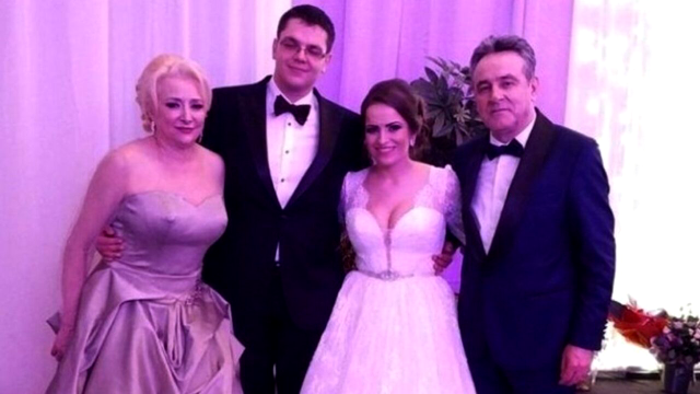 Viorica Dăncilă alături de soțul ei, la nunta fiului lor Victor