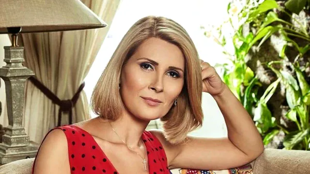 Alessandra Stoicescu, lecţie de viaţă chiar de ziua ei de naştere: Dacă vrei curcubeu, trebuie să suporți ploaia”. Ce bine arată în costum de baie, la 46 de ani! EXCLUSIV