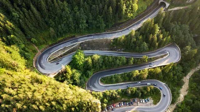 Cea mai spectaculoasă șosea din România. Face furori printre turiștii străini