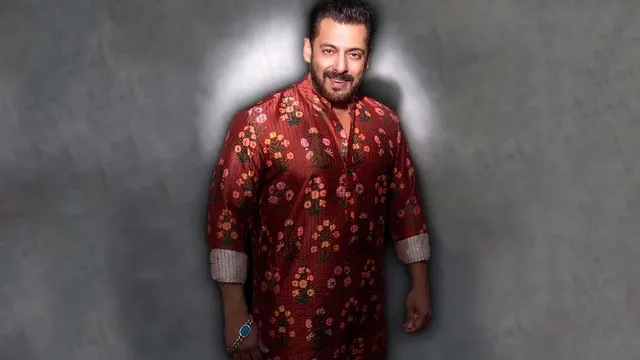 Cum arată mama lui Salman Khan. Imagini rare cu cei doi