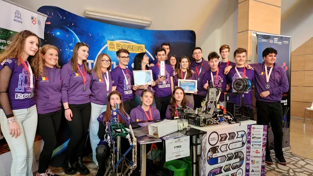 Echipa de robotică RO2D2 ne reprezintă, în SUA, la Campionatul Mondial de la Houston. „Am lucrat peste 600 de ore la acest proiect” EXCLUSIV VIDEO