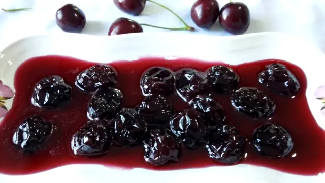 Ingredientul pe care gospodinele desăvârșite îl adaugă în dulceața de cireșe amare. Asta îi dă gust aparte