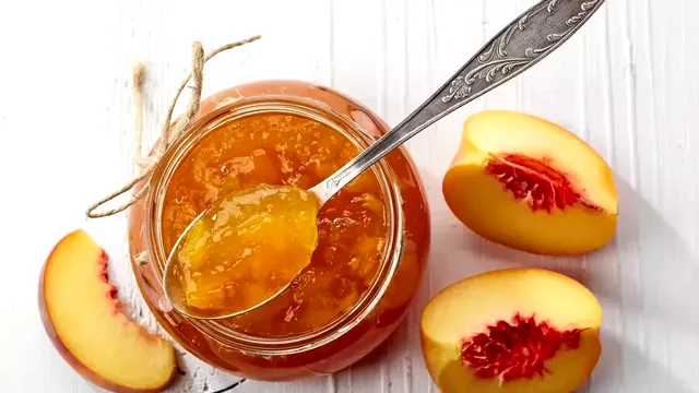 Secretul pentru cea mai bună dulceață de piersici. Cât timp se țin de fapt la fiert, rețeta pas cu pas