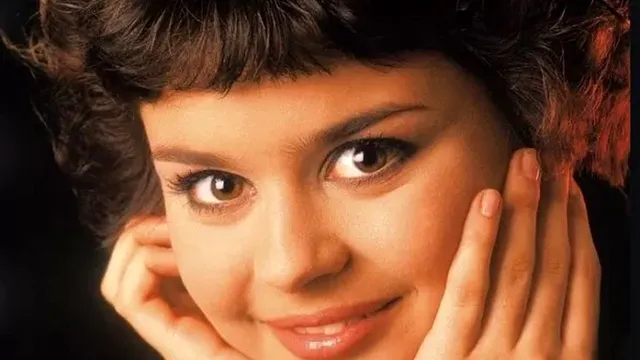 O mai ții minte pe Ana Maria Georgescu? A făcut furori cu piesa “Ochii tăi”, acum e transformată complet